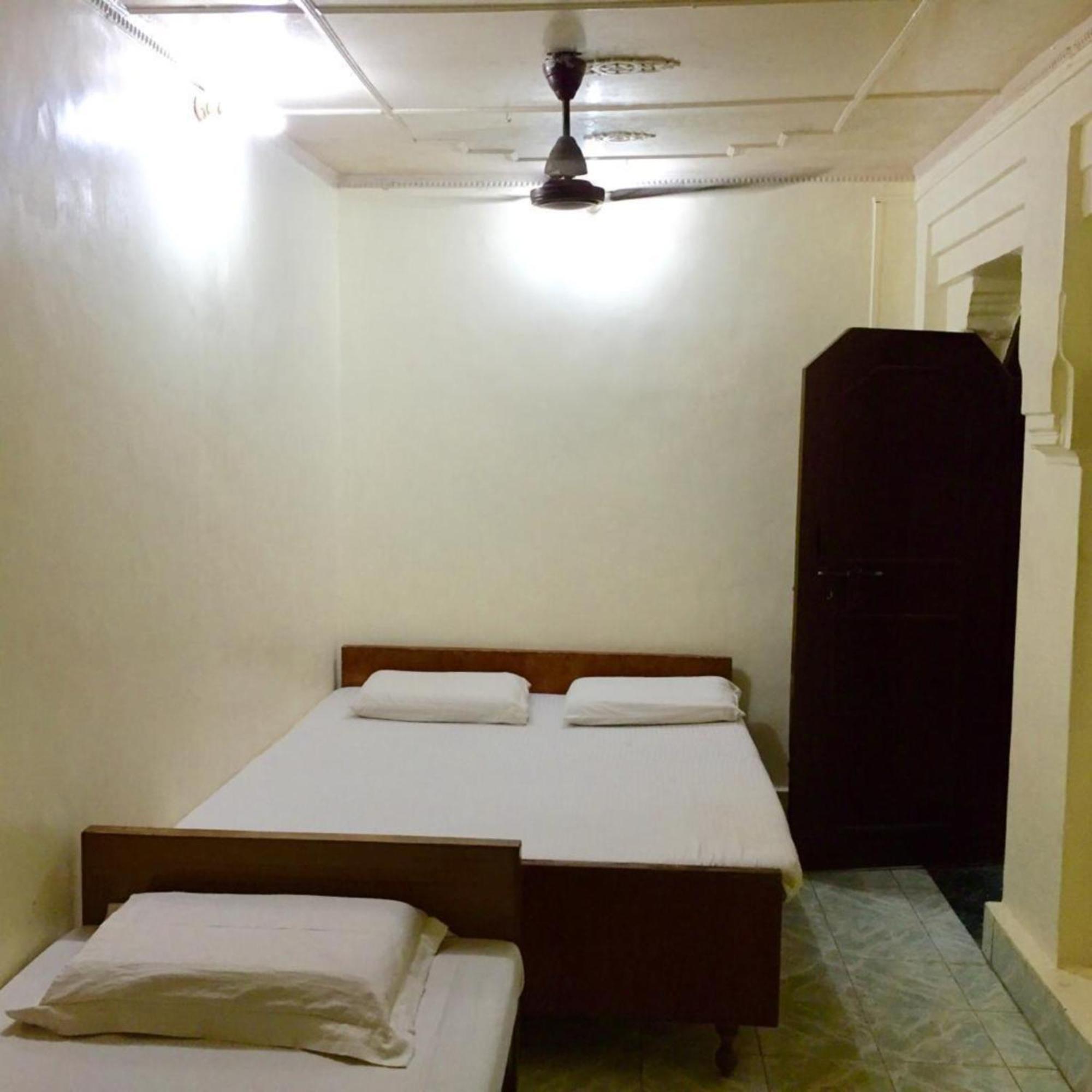Grg Shanti Guest House Varanasi Near Manikarnika Ghat Exterior photo