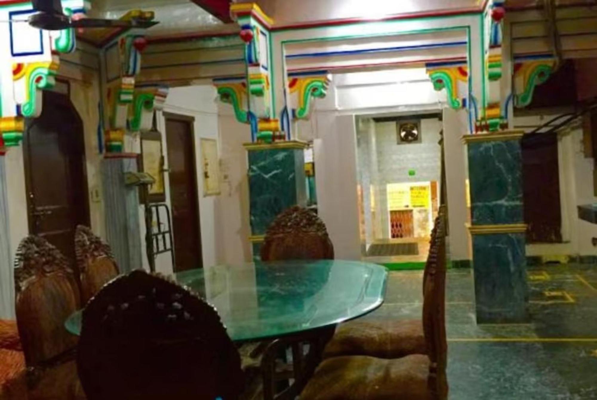 Grg Shanti Guest House Varanasi Near Manikarnika Ghat Exterior photo