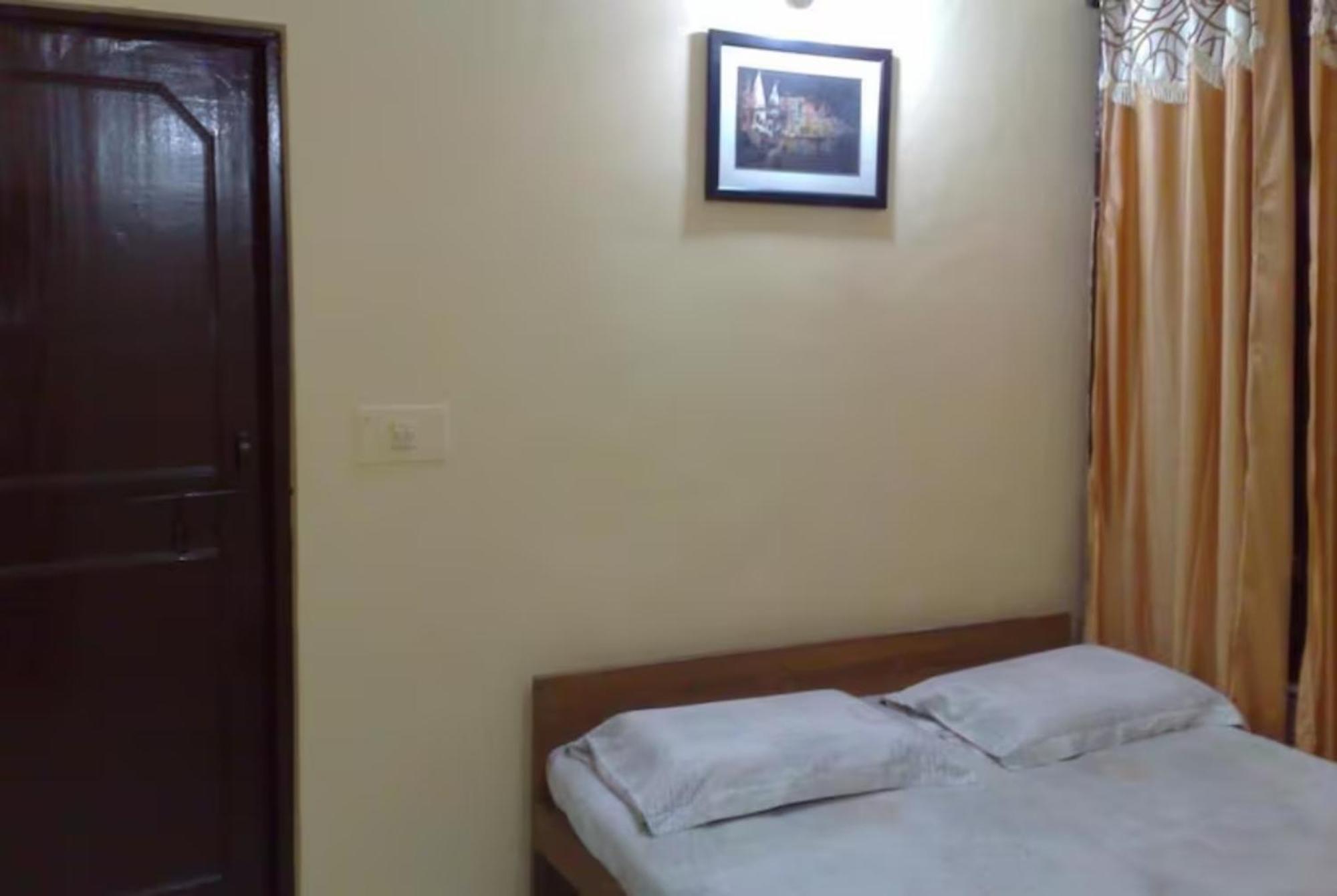 Grg Shanti Guest House Varanasi Near Manikarnika Ghat Exterior photo