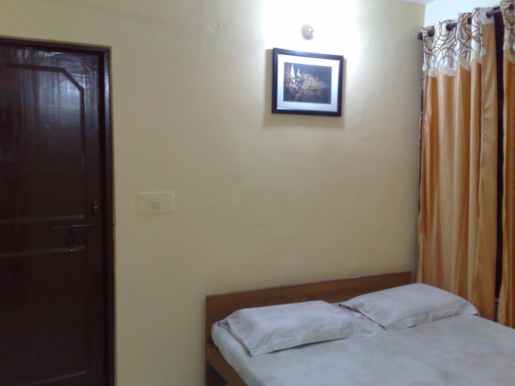 Grg Shanti Guest House Varanasi Near Manikarnika Ghat Room photo
