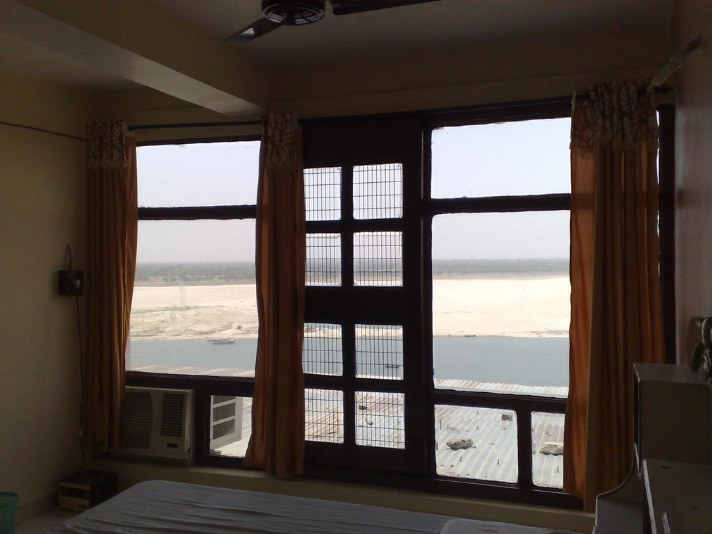Grg Shanti Guest House Varanasi Near Manikarnika Ghat Room photo