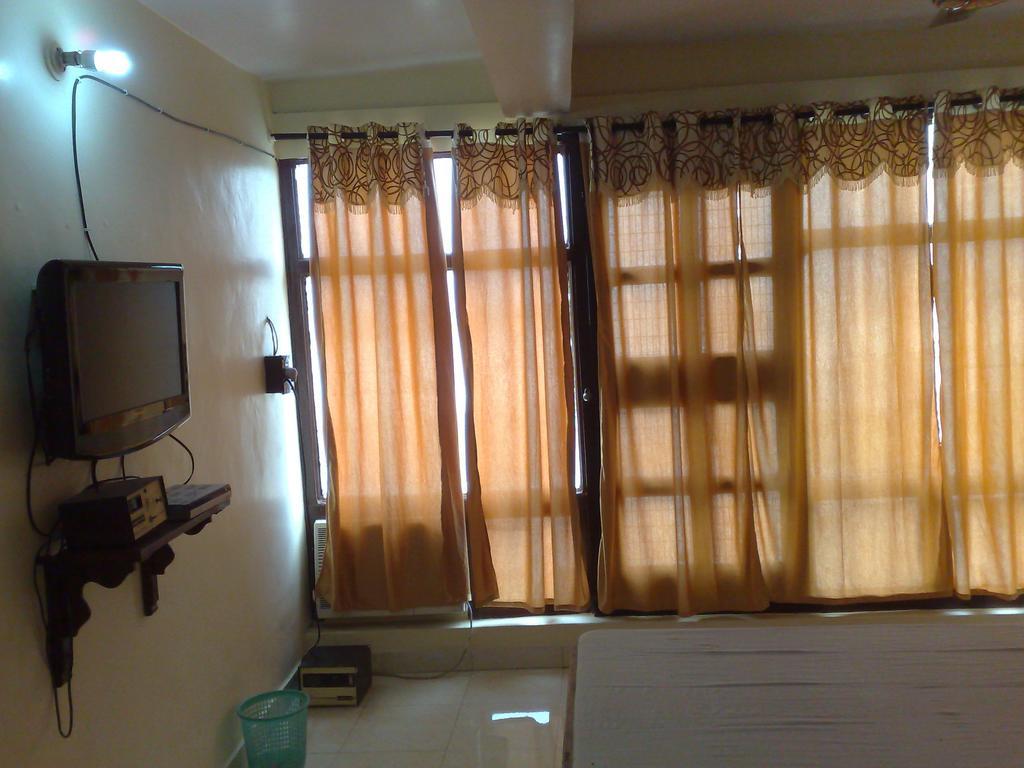 Grg Shanti Guest House Varanasi Near Manikarnika Ghat Room photo